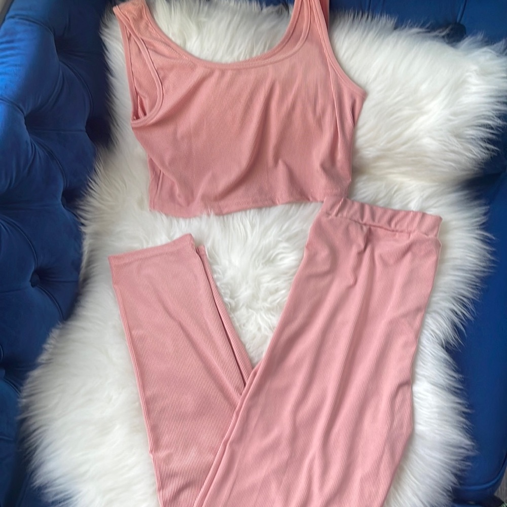 💞 Crop Top / Pant Set NWOT💞